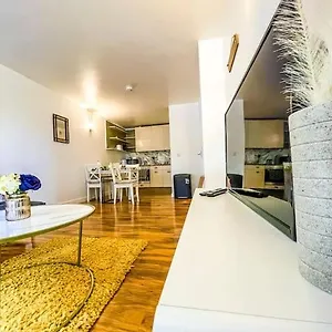  Apartment Central + Gym + Pool + Parking United Kingdom
