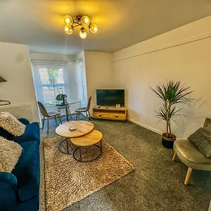  Apartment Lime Tree In Blue House United Kingdom